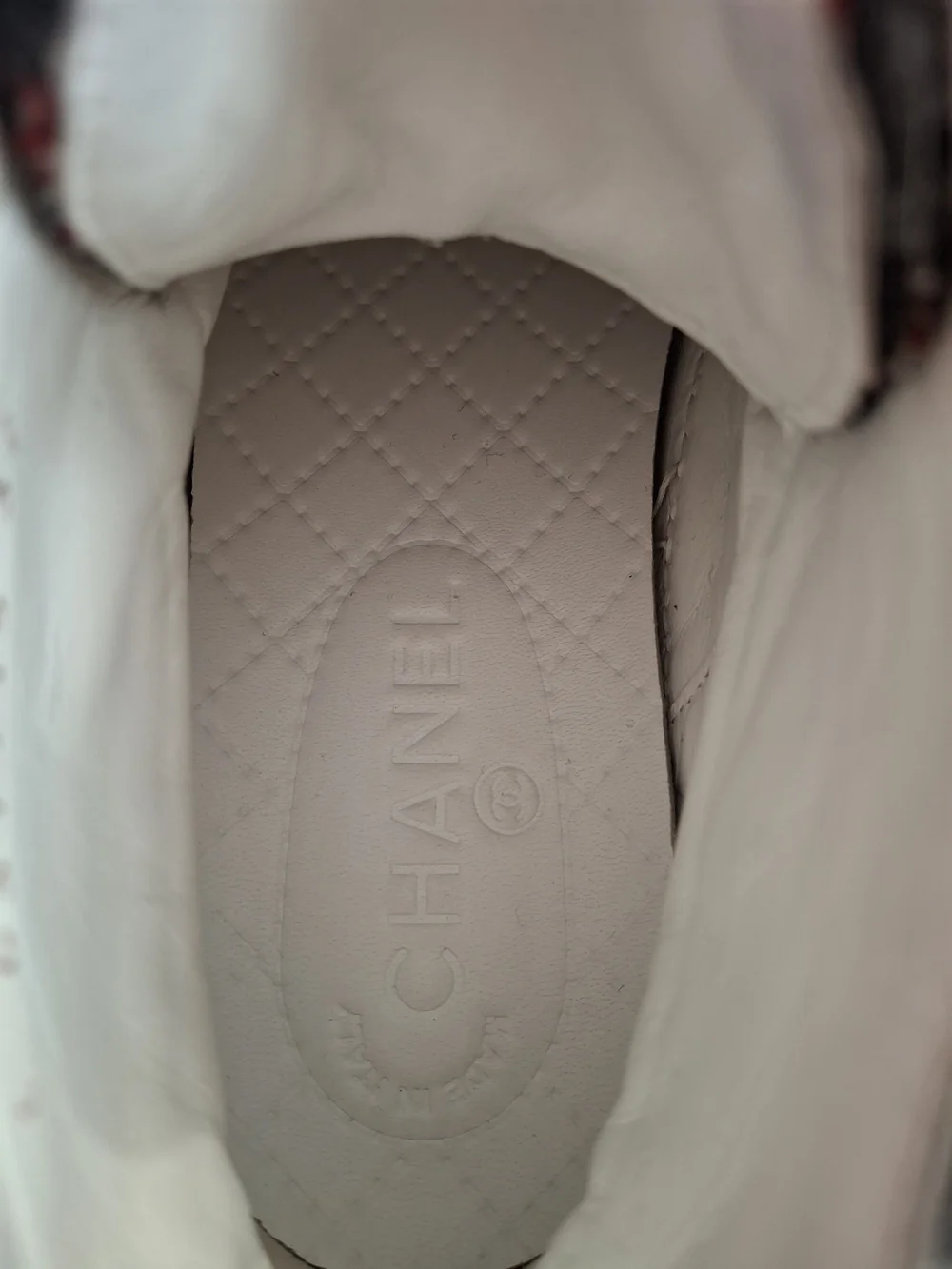 CHANEL look simple classic